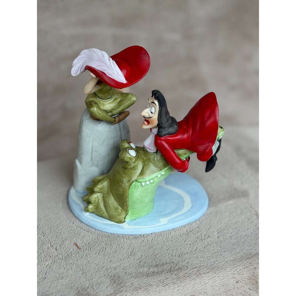 Vintage Disney Collection Peter Pan Captain Hook Figurine Magic Memories NIBt